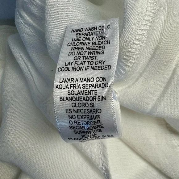 Cristina B Women's Sleeveless Blouse, White, XL
Christina Elegant White Top - Picture 10 of 11